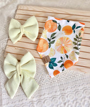 Load image into Gallery viewer, pale yellow bow đź’›