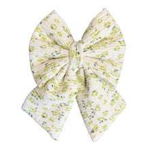 Load image into Gallery viewer, pistachio petals bow π