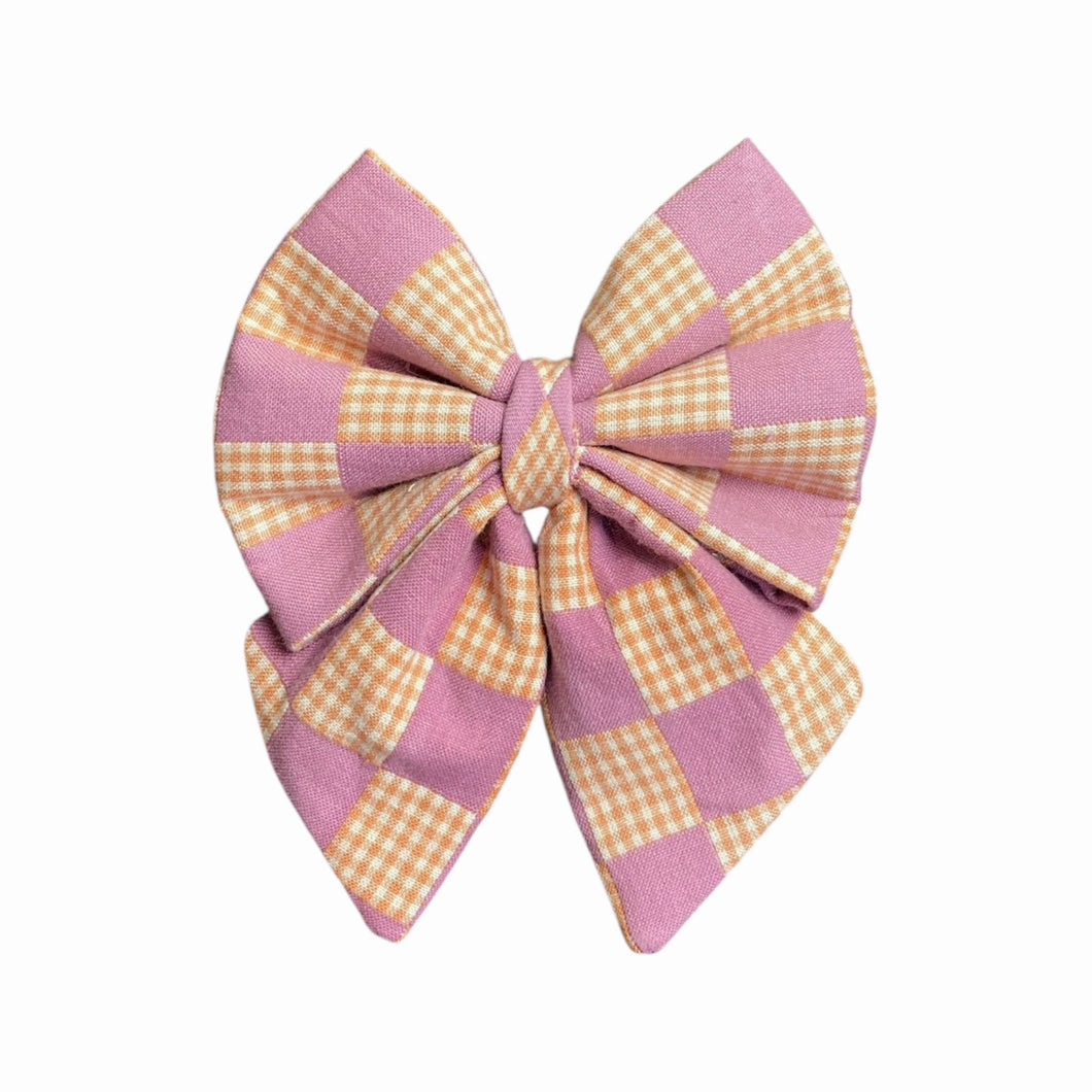 checkered bow