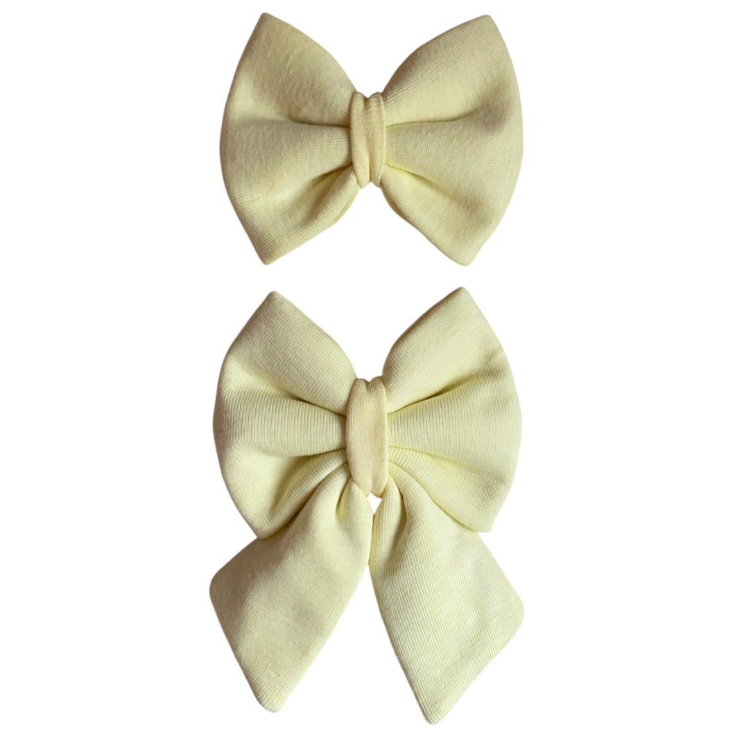 pale yellow bow 💛
